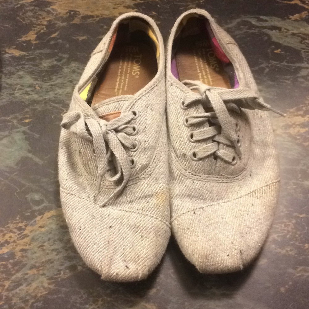 Toms tie shoes.  Used but good shape.